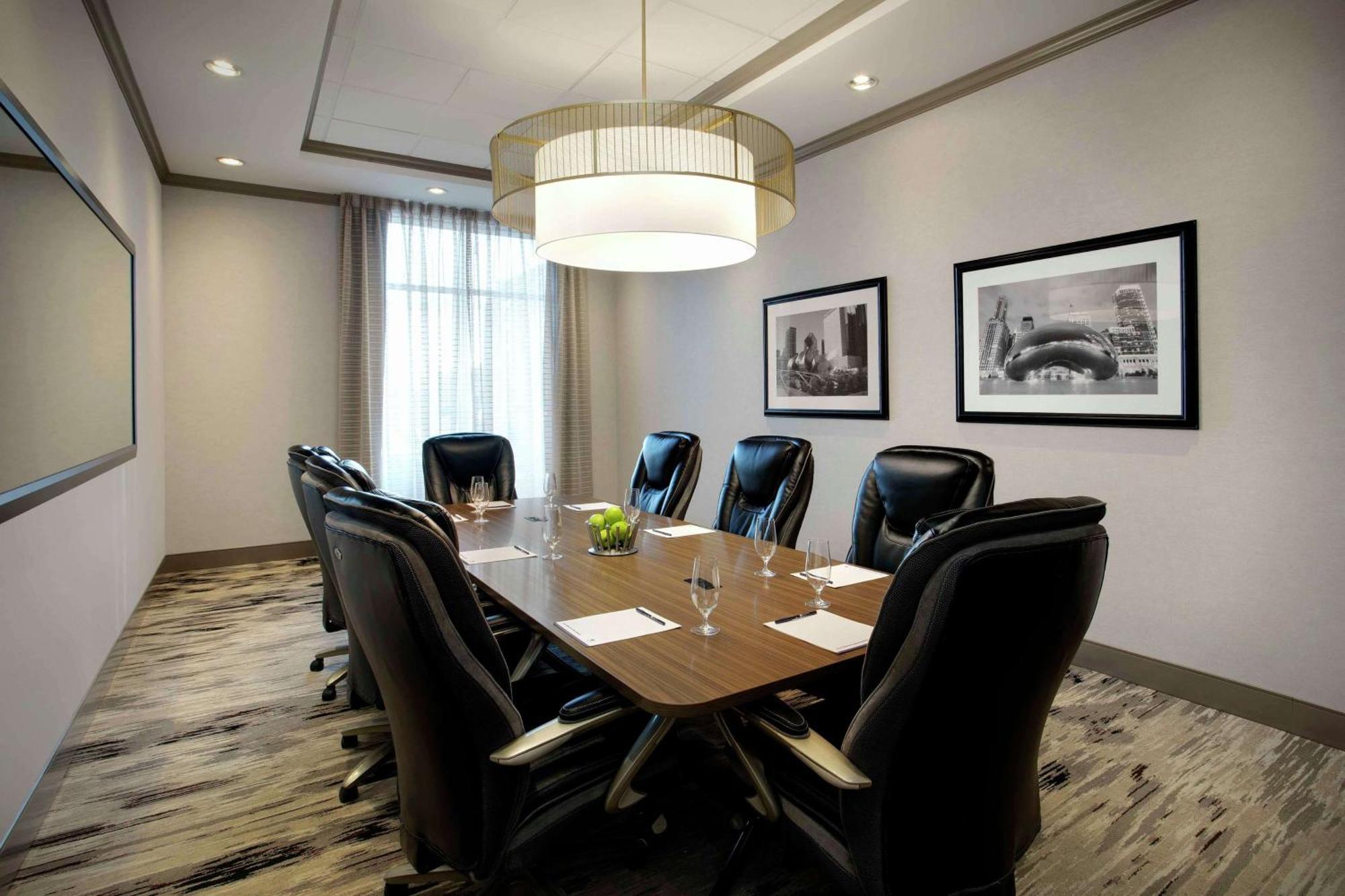 Doubletree By Hilton Chicago Midway Airport, Il Hotel Bedford Park Exterior photo