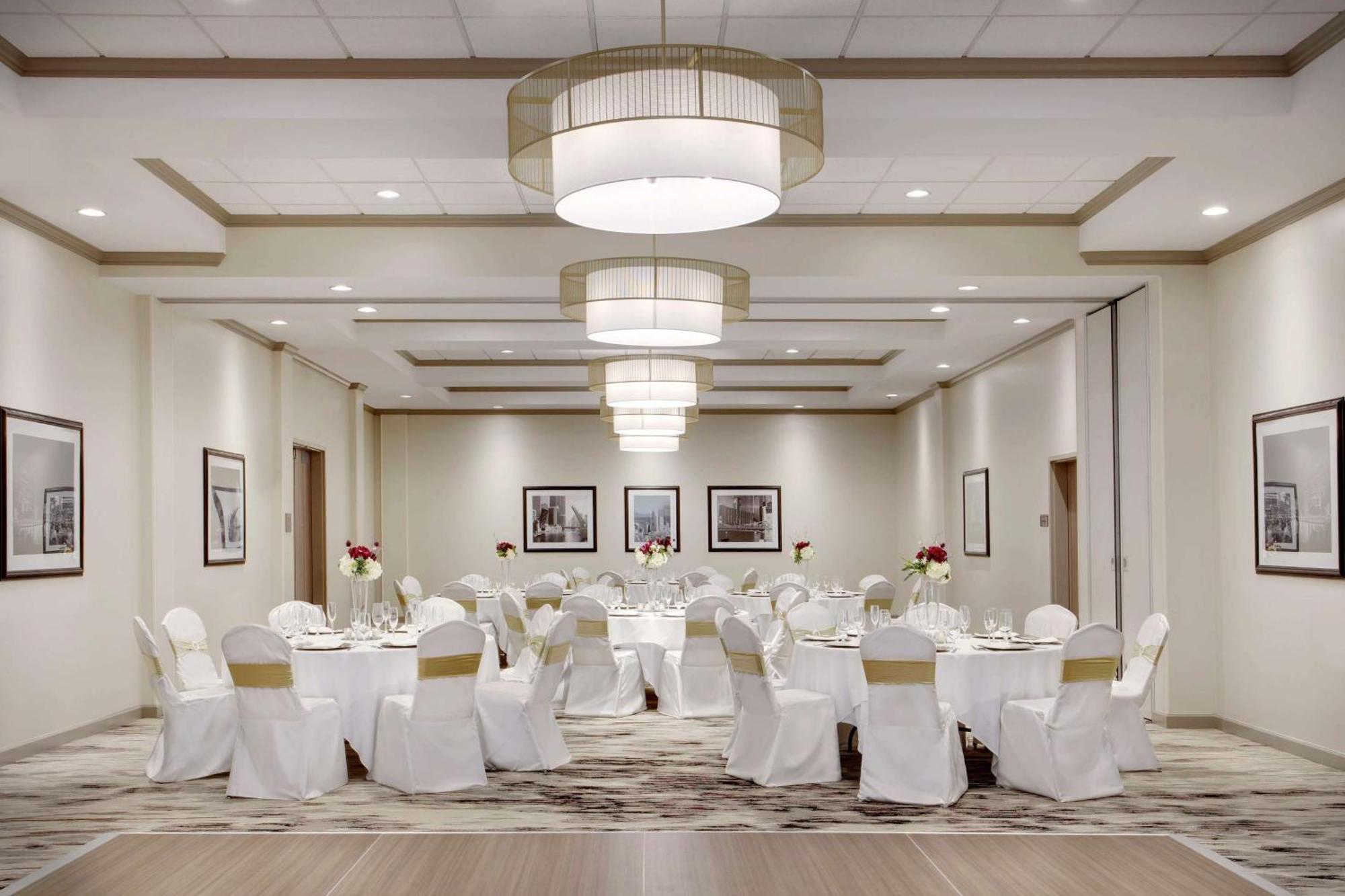 Doubletree By Hilton Chicago Midway Airport, Il Hotel Bedford Park Exterior photo